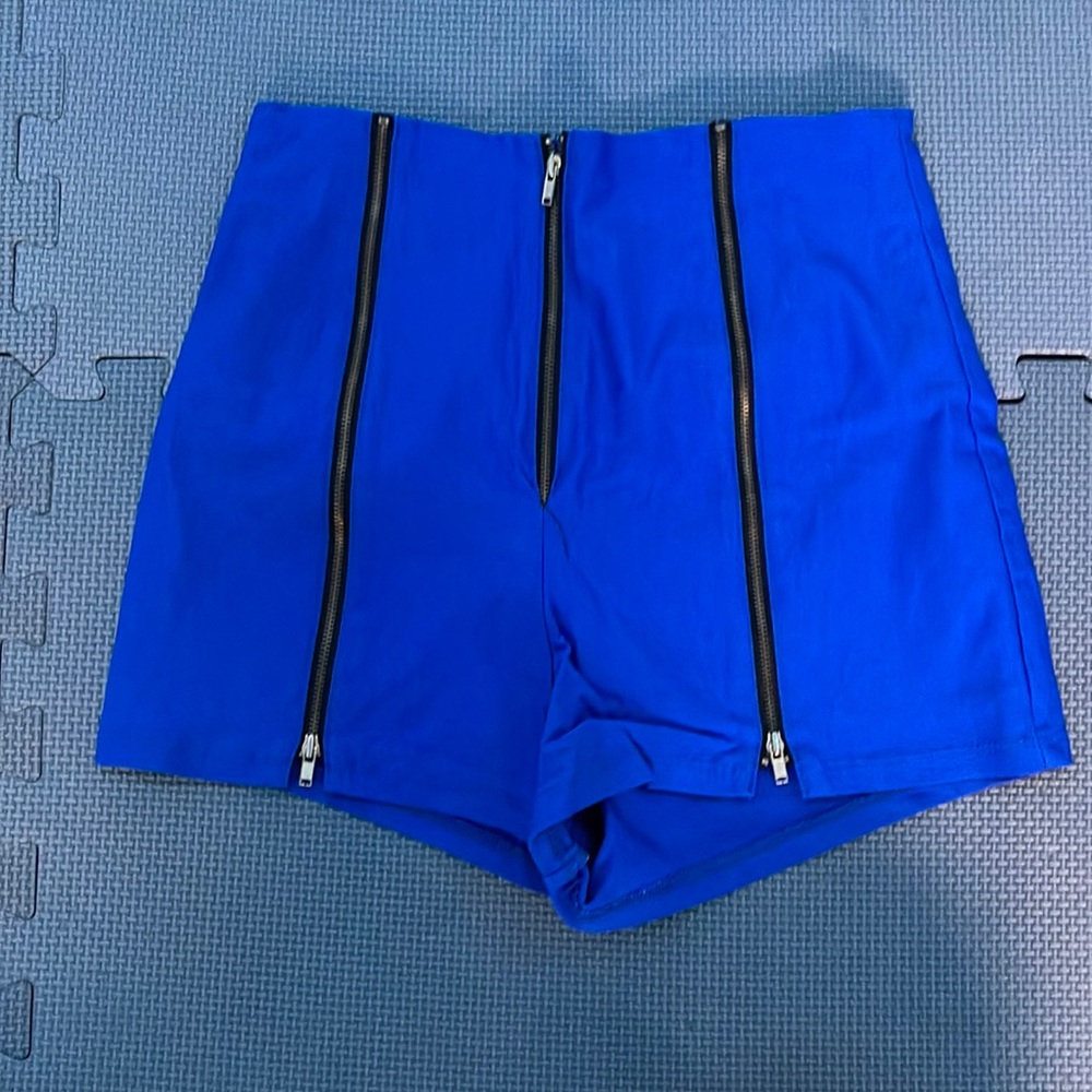 Stretchy high waist short shorts with zippers